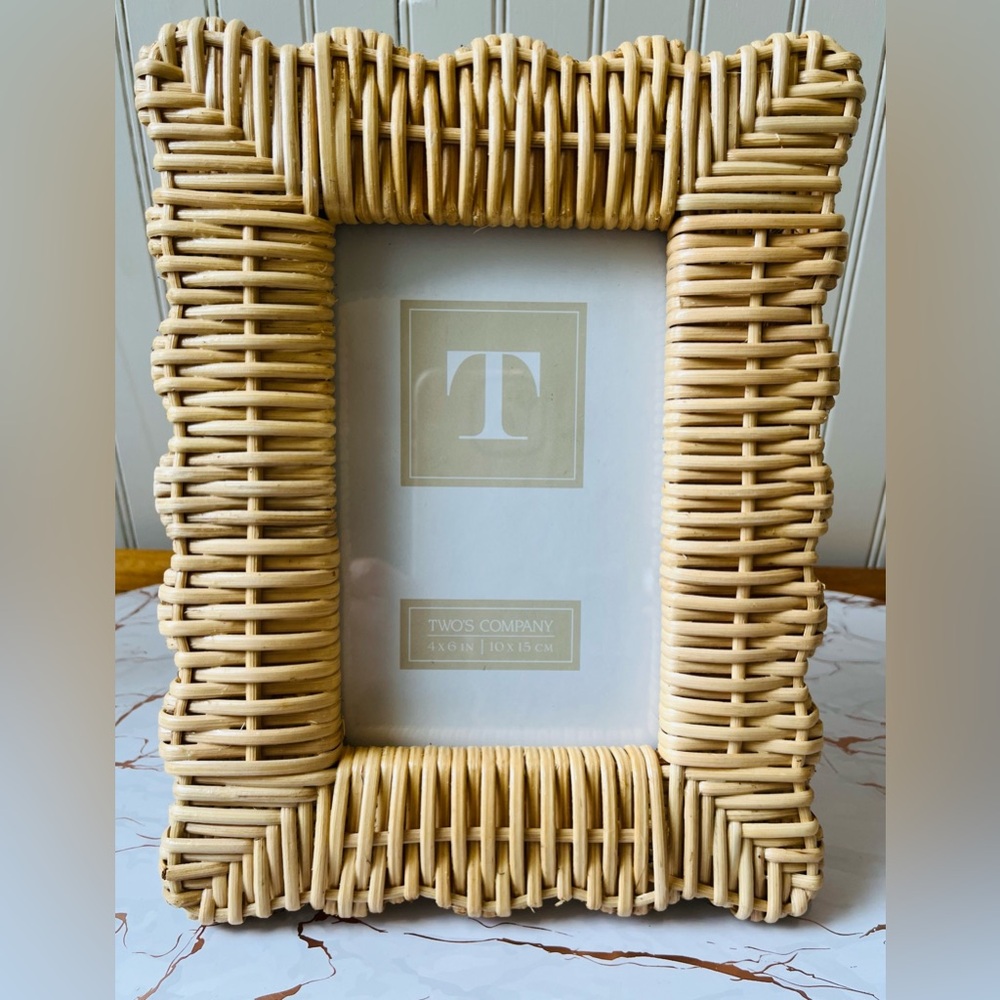 TWO’S COMPANY WICKER WEAVE PHOTO FRAMES | SET OF 2  | 5 x 7  & 4x6 | NEW - Picture 5 of 11